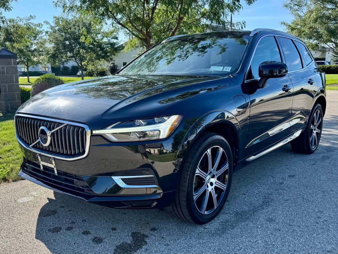 Photo 3 of 2019 Volvo XC60 T8 eAWD Inscription