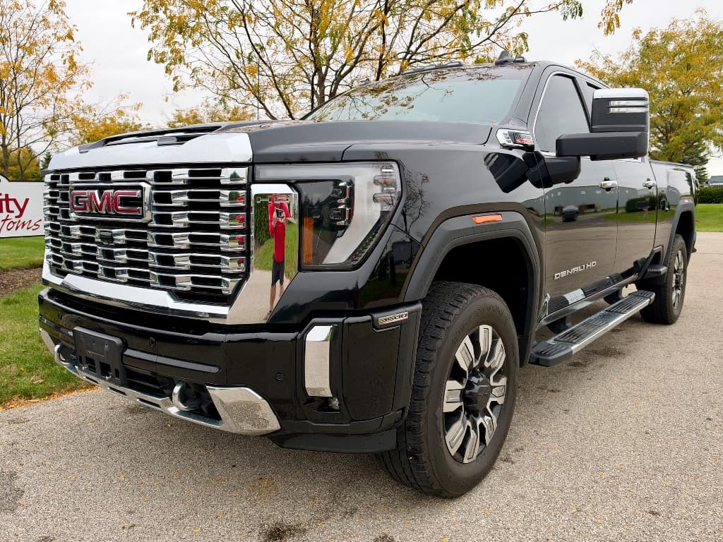 Photo 2 of 2024 GMC Sierra 3500HD Denali