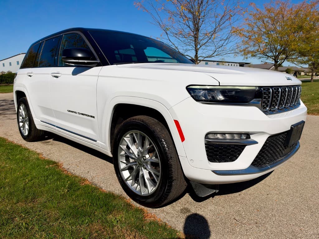 Photo 4 of 2023 Jeep Grand Cherokee Summit
