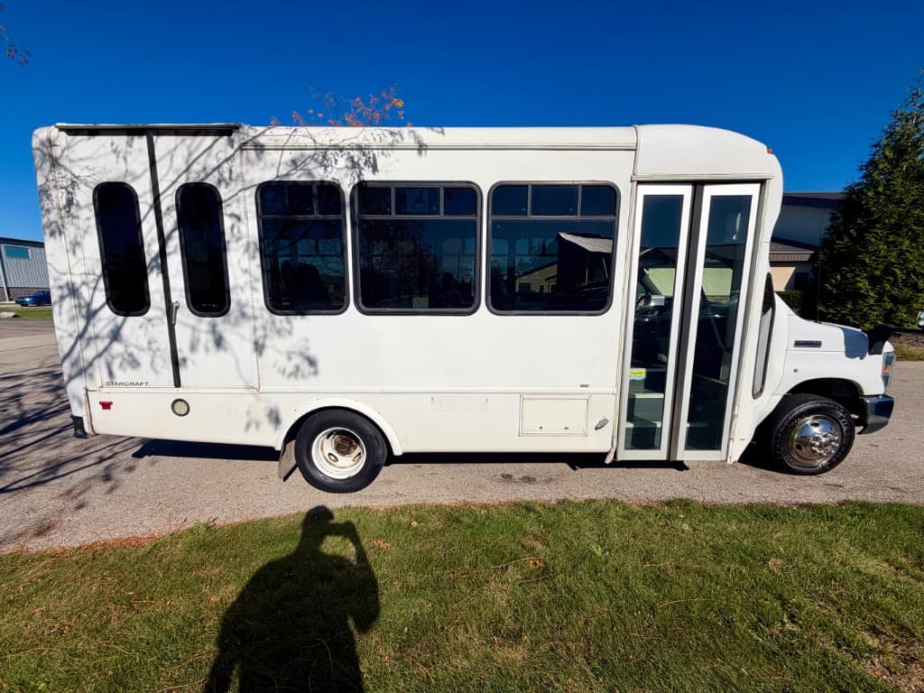 Photo 4 of 2017 Ford E-Series E-350 SD